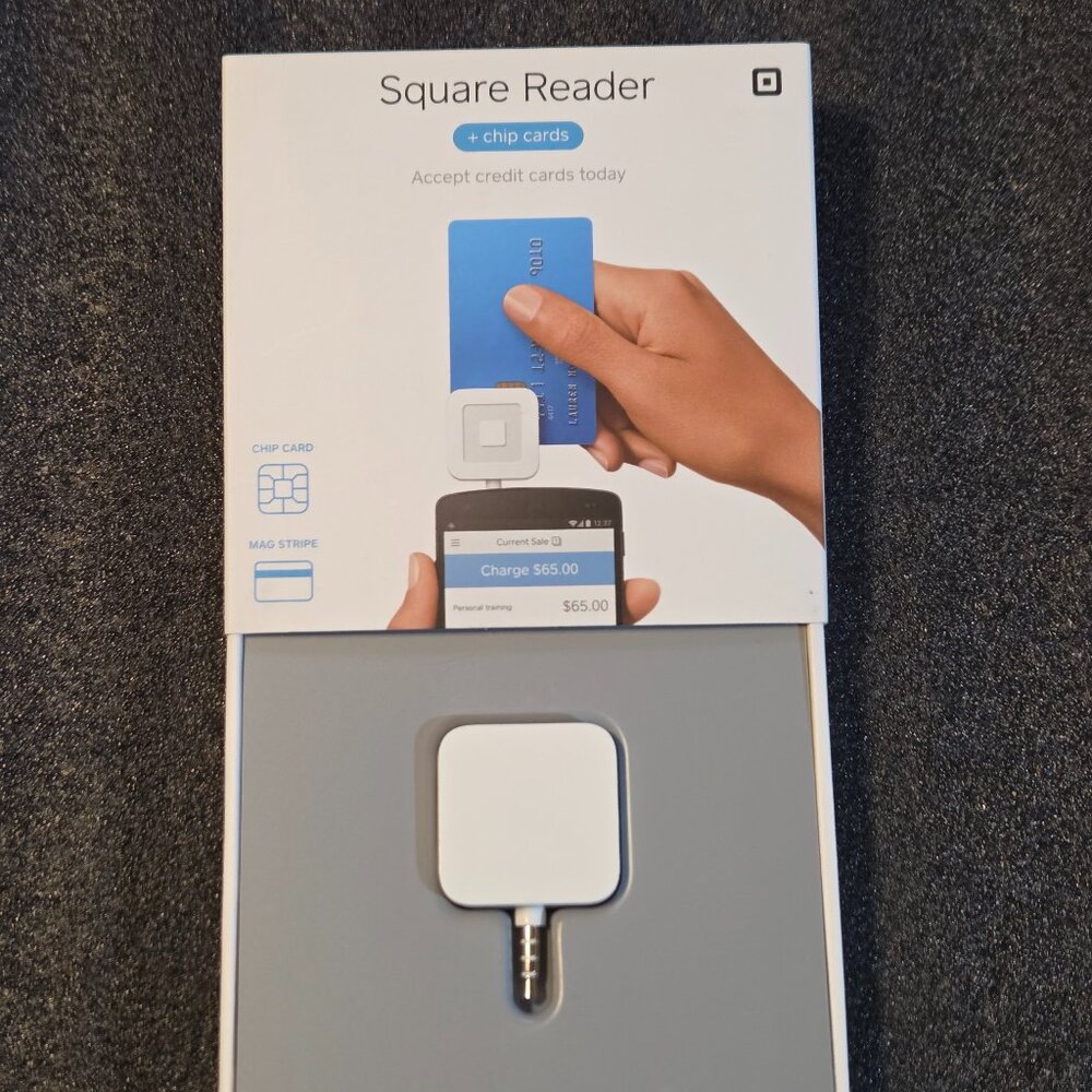 SQUARE  Magstripe Swipe & Chip Credit Card Reader for Apple & Android 3.5mm plug